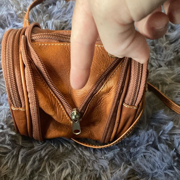 Vintage collapsible baby bag mini leather bag purse duffle bag unbranded zips up - Picture 7 of 8